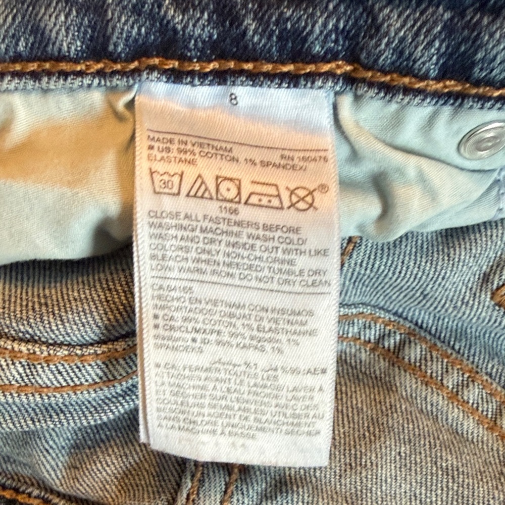 Old Navy Midrise Boyfriend Jeans - Picture 4 of 4